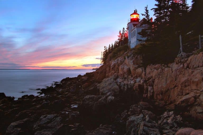 Haunted Oregon Coast: Ghost Stories, Lighthouses, and Mysteries You Can Explore