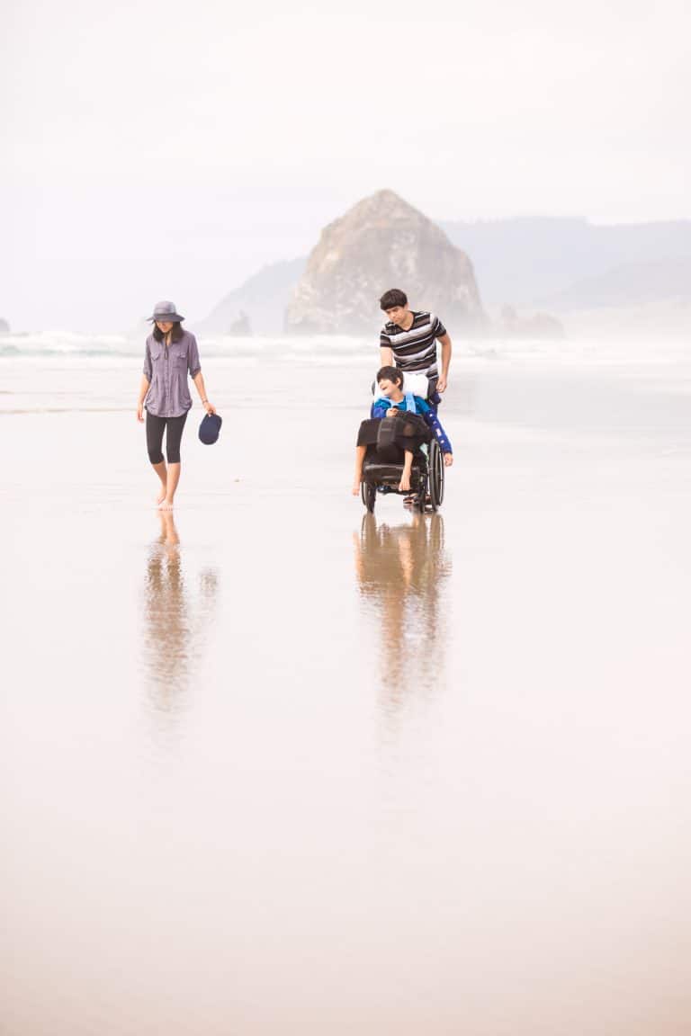 Stress-Free Family Beach Day on the Oregon Coast: Pack Smart, Play Big 🧺🌊