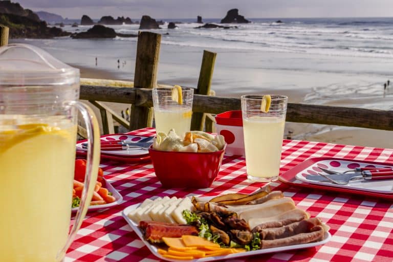 Must‑Try Unique Coastal Snacks (and Where to Find Them) on the Oregon Coast 🦀🍽️
