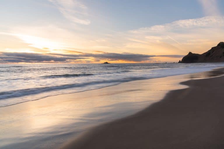 Whispering Shores: Quiet Oregon Coast Beaches for Solo Reflection 🏖️🤫
