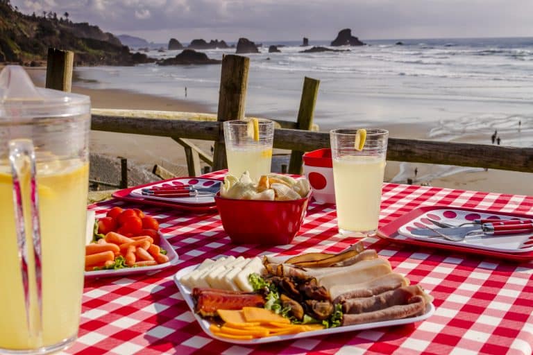 10 Cozy Seafood Dishes to Try on the Oregon Coast This Winter 🦞❄️